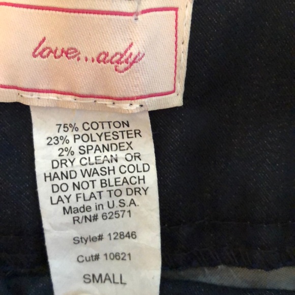 Shorts - Picture 3 of 4